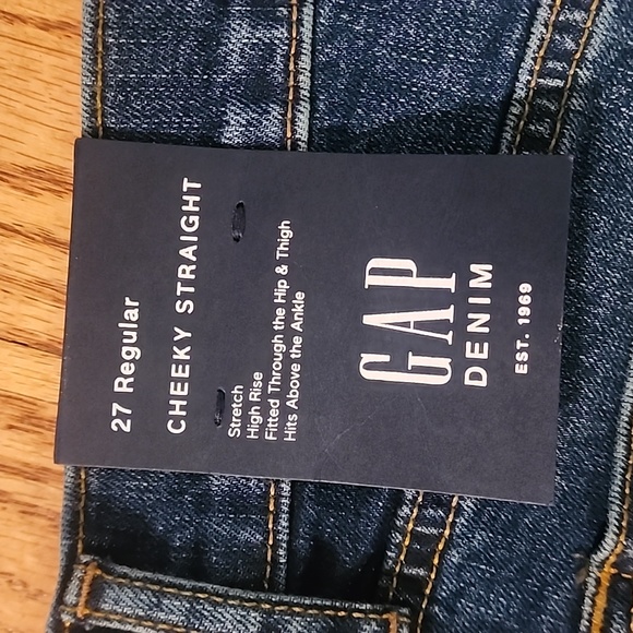 NWT Gap Cheeky Straight Jeans, Size 27/4 - Picture 4 of 7